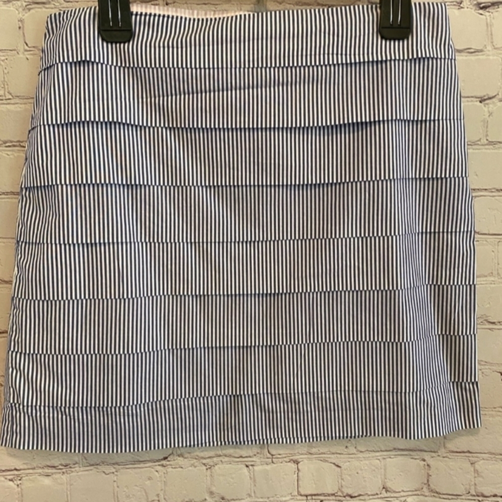 Vineyard Vines tiered pleated blue and white striped skirt size 00